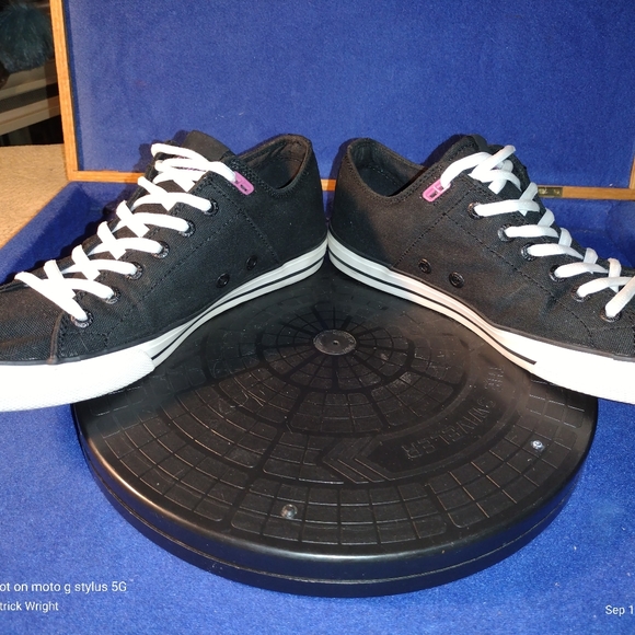 World Boobies ' Sully ' Black Canvass Sneakers, Sz. 10-US, 44-EU - Picture 7 of 9